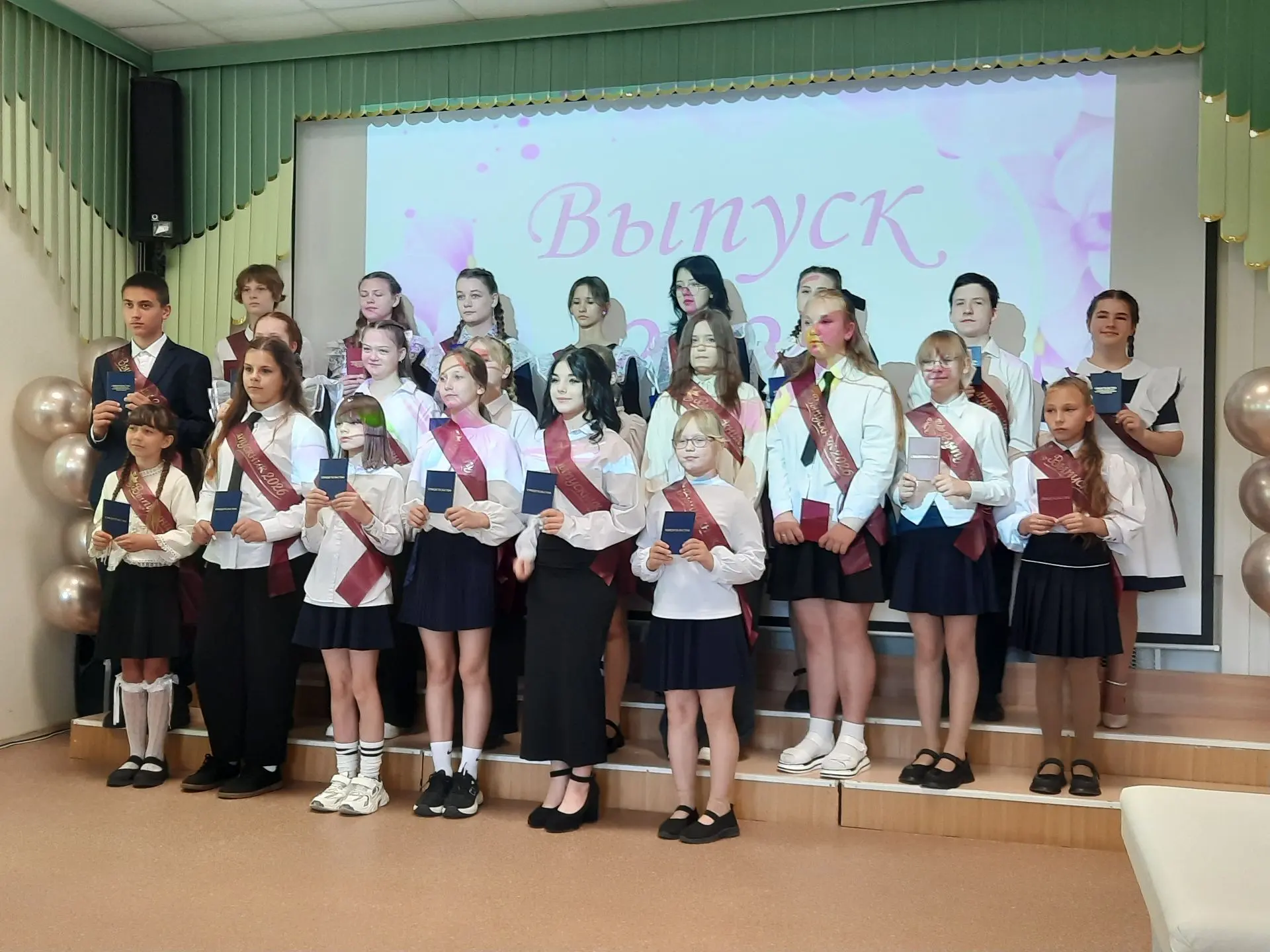 Выпускной — это светлый рубеж между детством и взрослой жизнью. Это вечер, сотканный из...