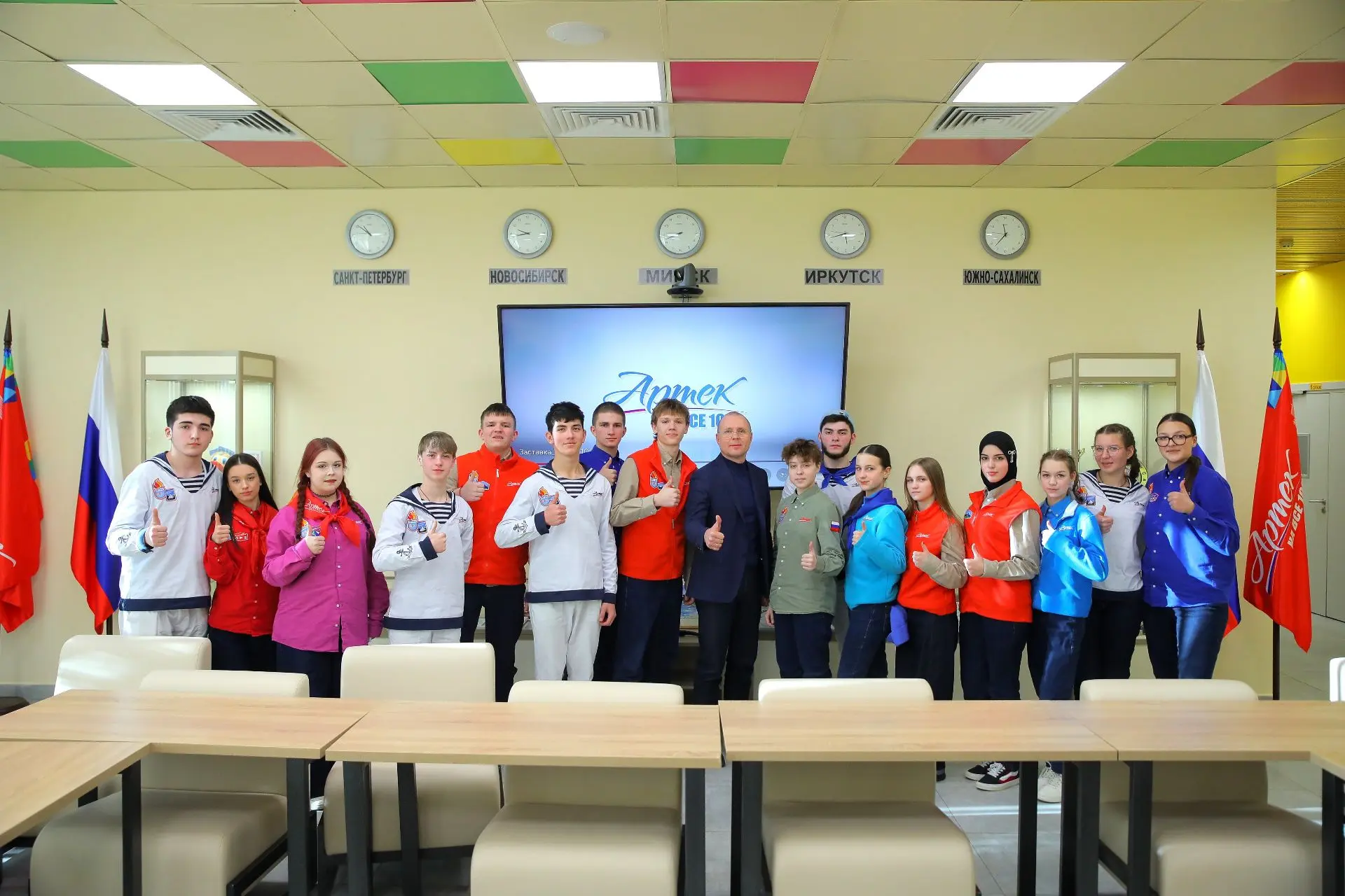 В конце смены традиционно встречаюсь с детским советом смены. Для меня такие разговоры — это возможн