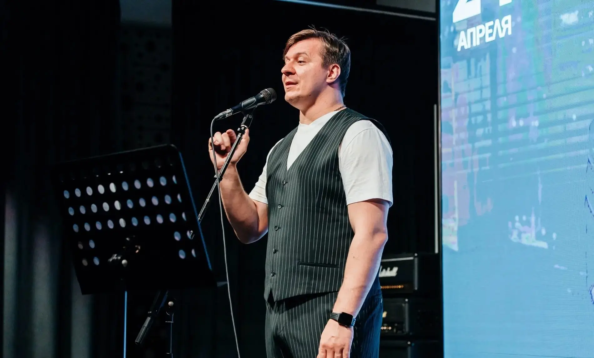 Известный поэт Дмитрий Кравченко станет хэдлайнером Дня поэзии костромского фестиваля «Город дышит» 