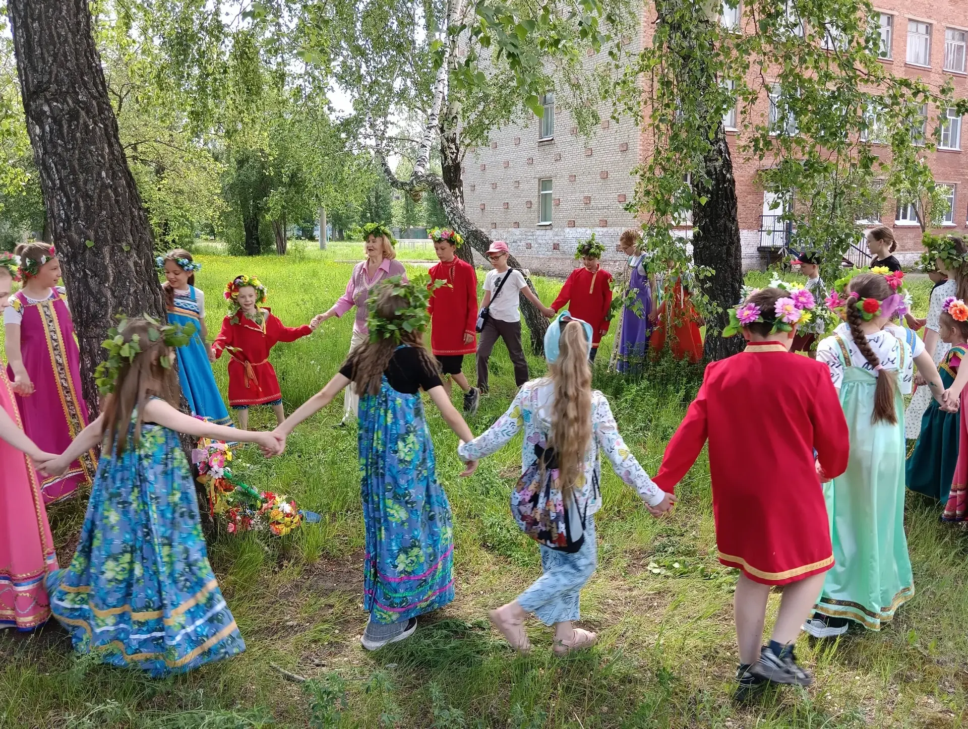 🌿✨ В объединении "Журавушки" прошли Троицкие гуляния! ✨🌿 
 
Это был замечательный день, наполненны