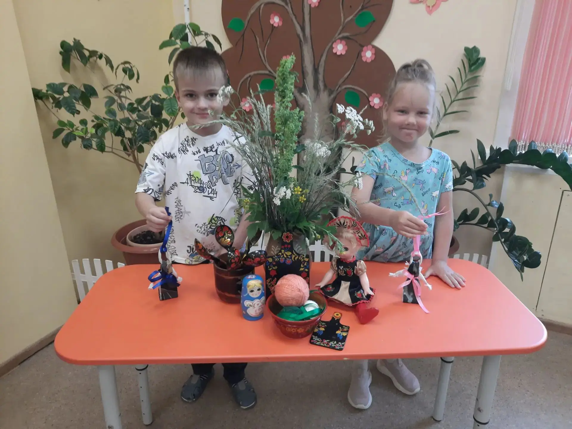 ✨🧵🪡 Продолжаем рассказывать о занятиях творческой направленности #Нашихдошколят.
     ⚡🌸 В каждом