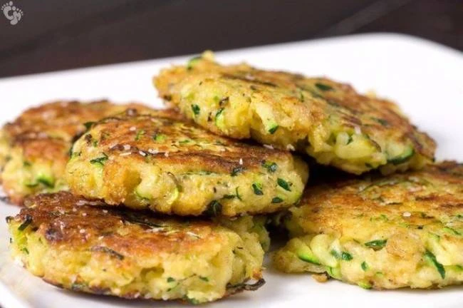 Куриные оладьи с кабачком и сыром