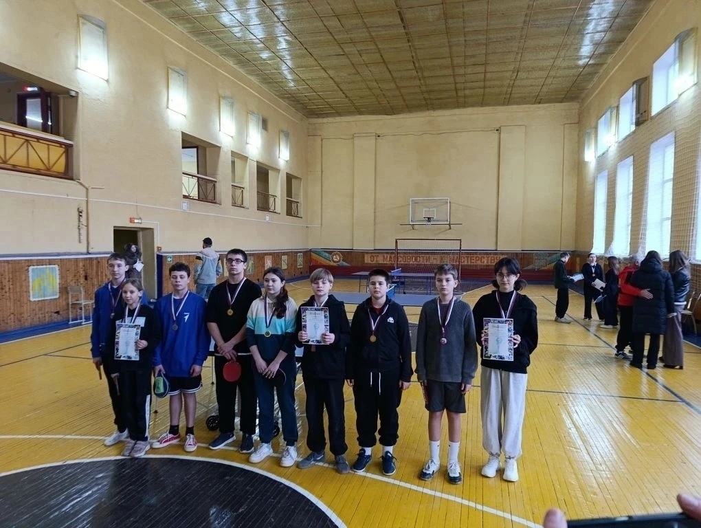 🏓В спортивном зале п. Пригородный прошли соревнования по настольному теннису среди 6 к...