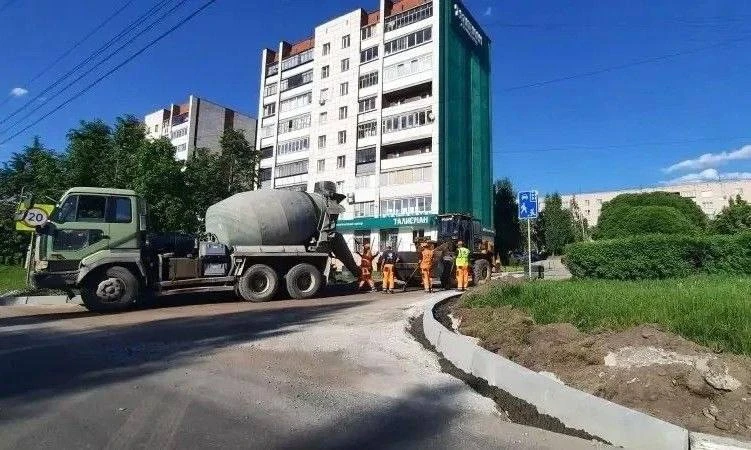 🚧  В северной части Миасса продолжается ремонт дорог. На проспектах Макеева и Октября завершили зам