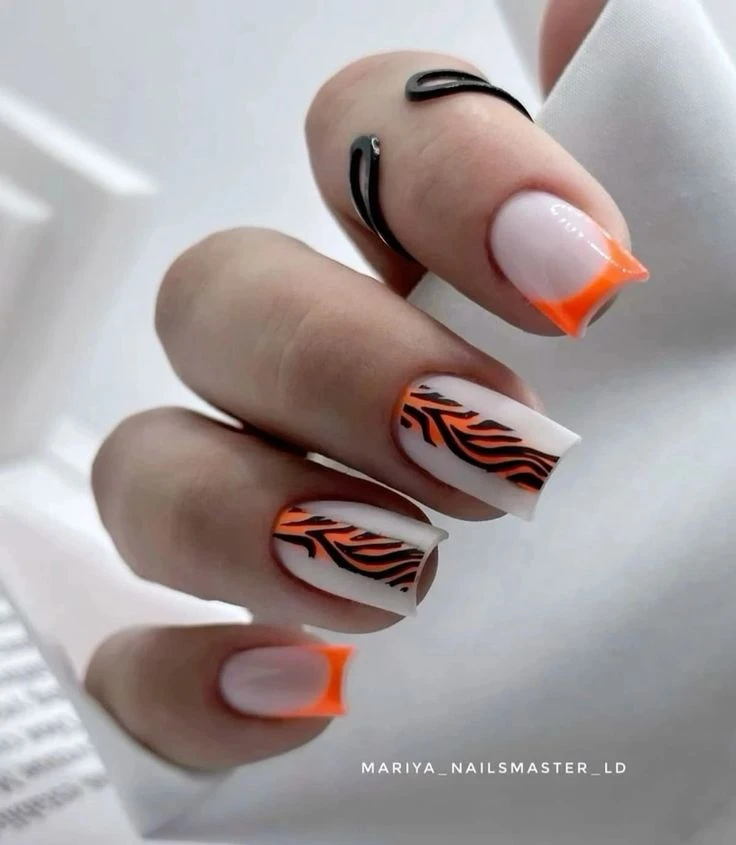 Сочный оранжевый на четкий квадрат 🧡
