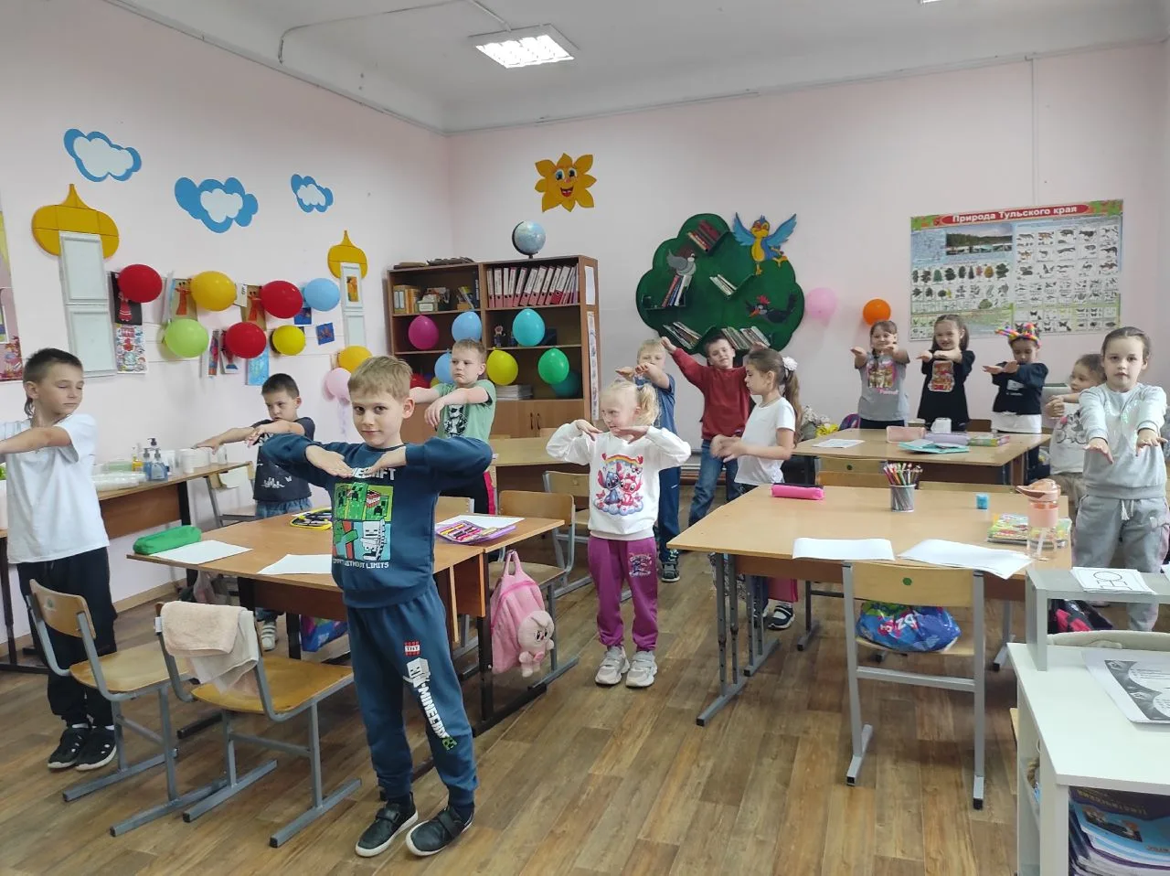 Начинаем день с пользой для здоровья! Обучающиеся выполнили весёлую утреннюю зарядку по...