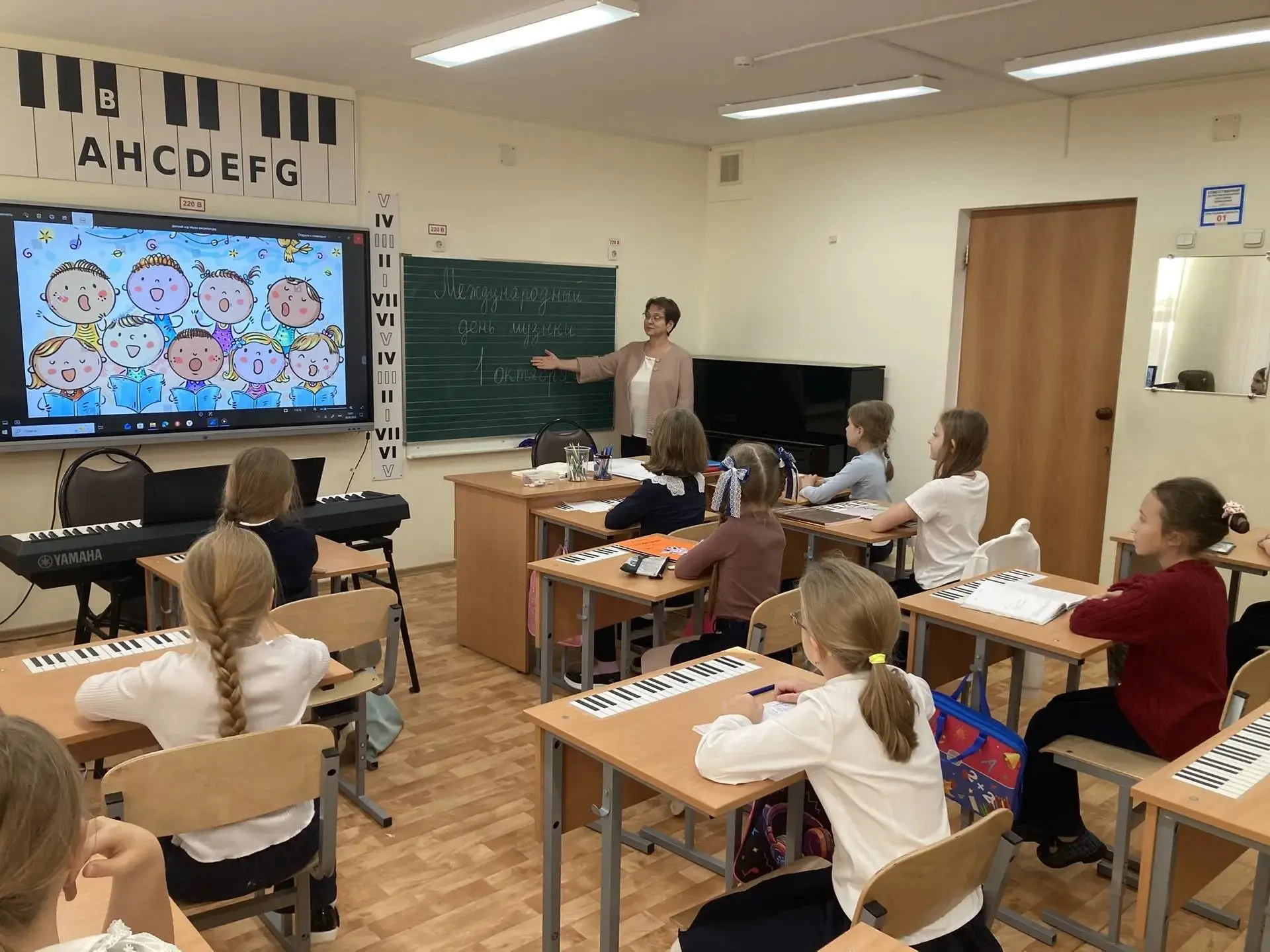 #хороваяшколаалыепаруса