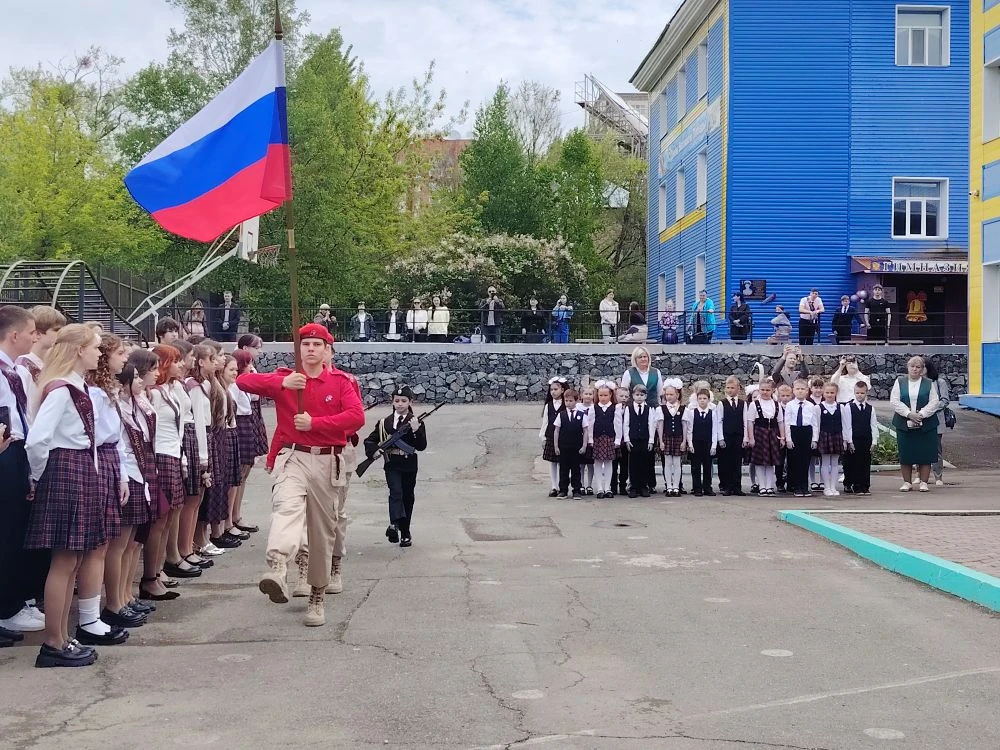 ОН ВСЕГДА РАДОСТНЫЙ, ВОЛНУЮЩИЙ И НЕМНОГО ГРУСТНЫЙ _ПОСЛЕДНИЙ ЗВОНОК 💫🔔   🎉🔔 В Гимназии состоялась то