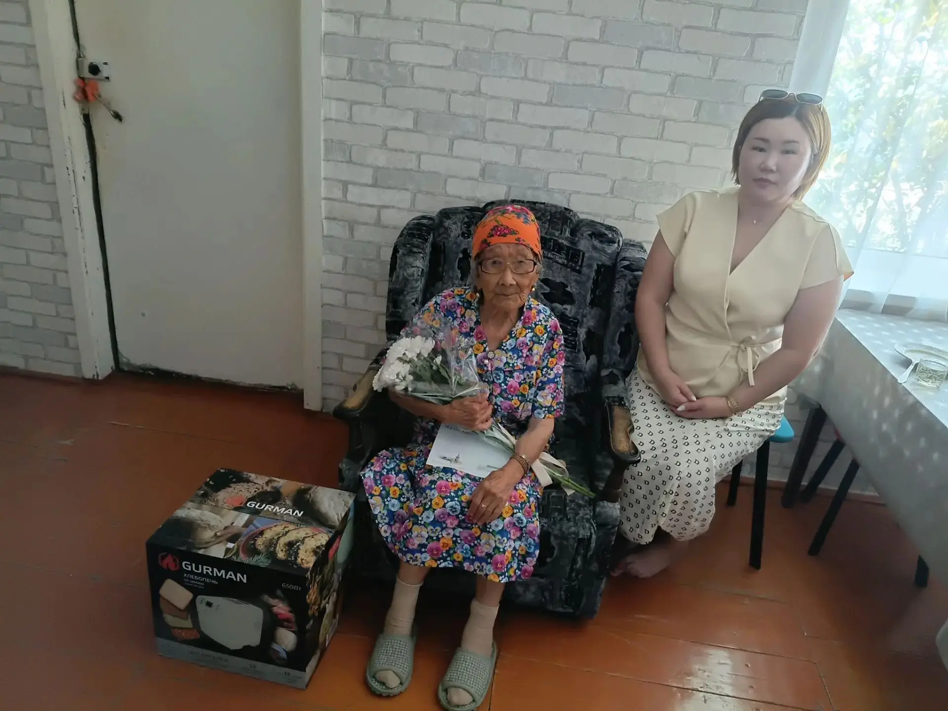 Сегодня  поздравления с 98-летним юбилеем принимает труженица тыла Шараева Джема Сумьяновна.
 
Поздр