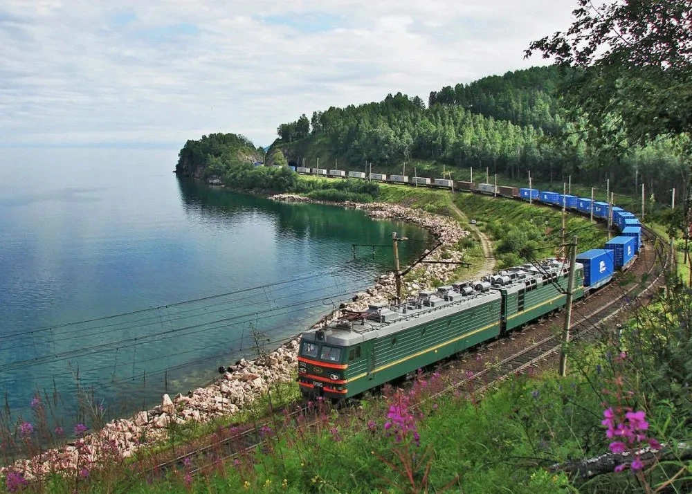 Transport and Travelling 

🚂14 июля — особенная дата для нашей страны. Именно в этот день в 1903 го