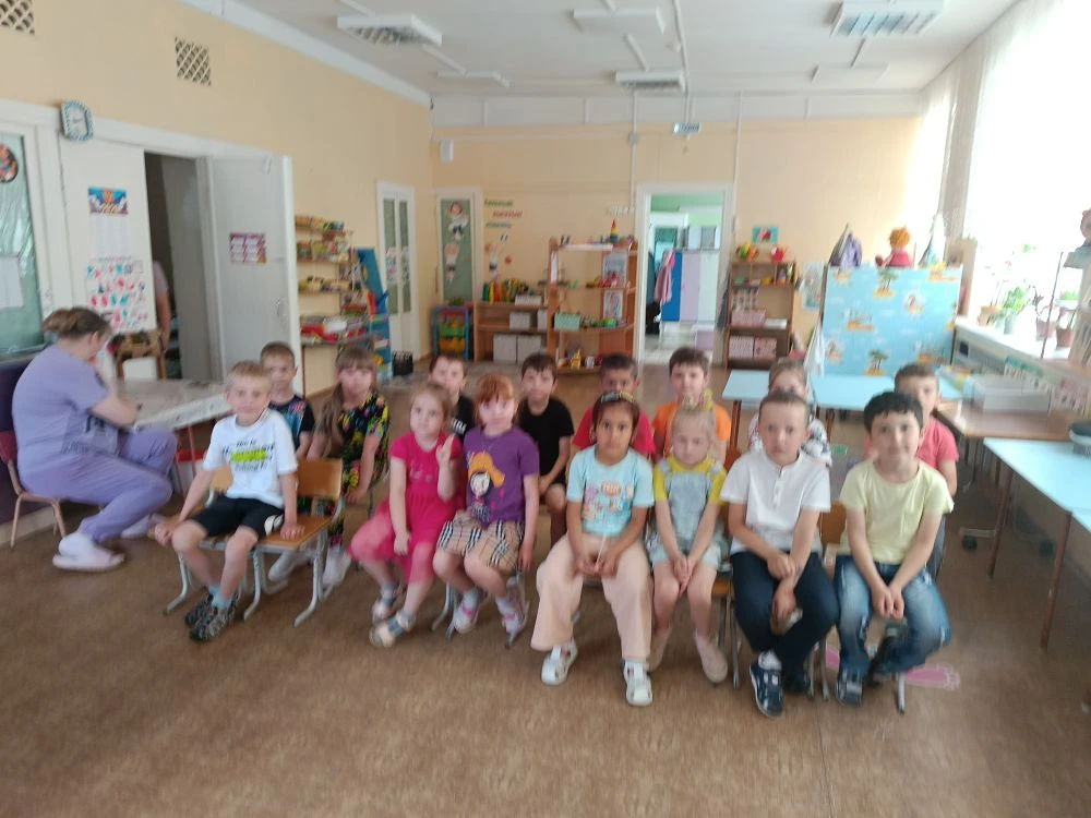 В преддверии Дня России в нашем детском саду прошло важное патриотическое занятие! 🇷🇺

Ребята из с