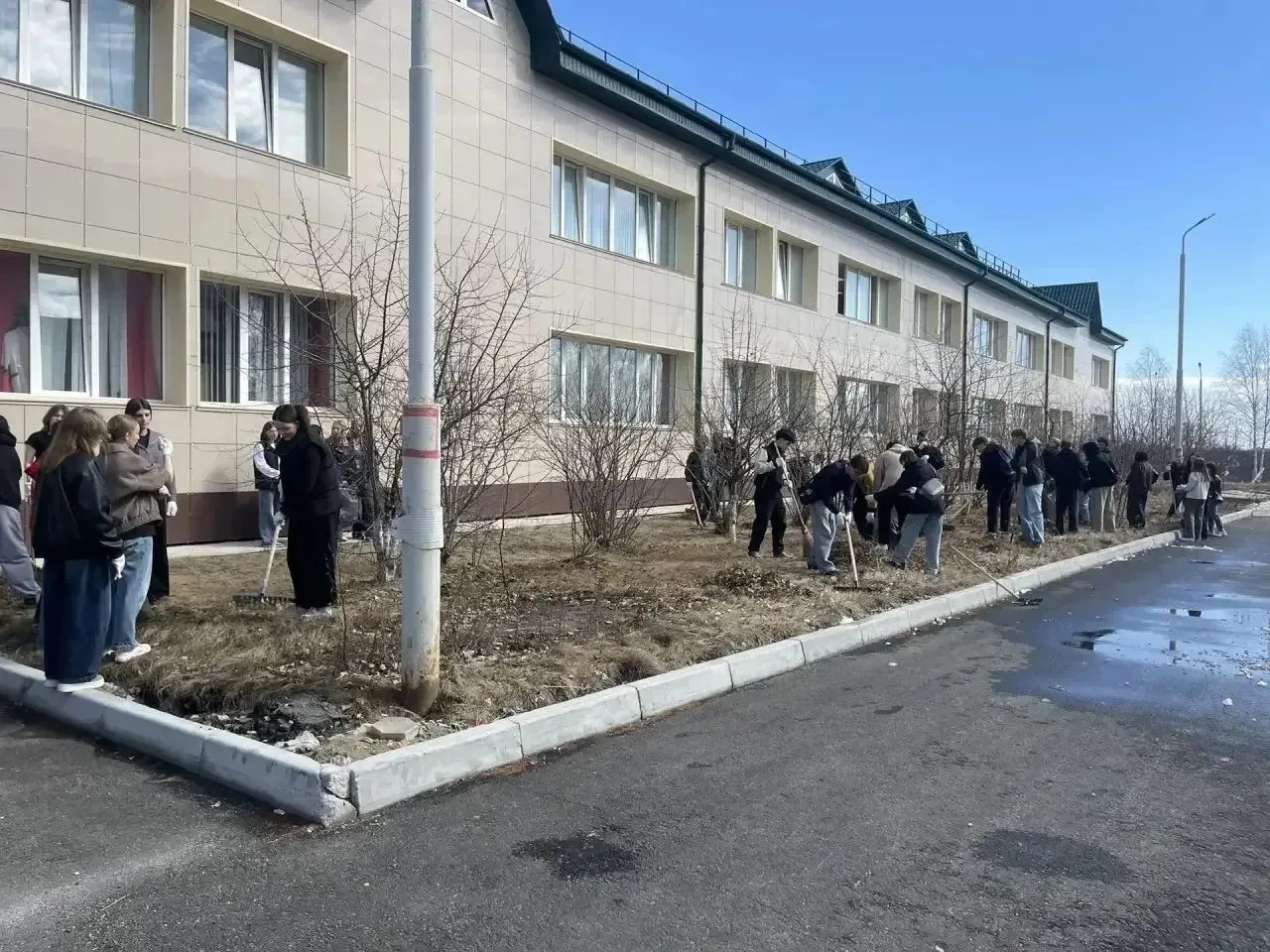 Субботник к 1 Мая. Вместе за чистоту и красоту!
 
В преддверии 1 мая, Дня весны и труда, по всей стр