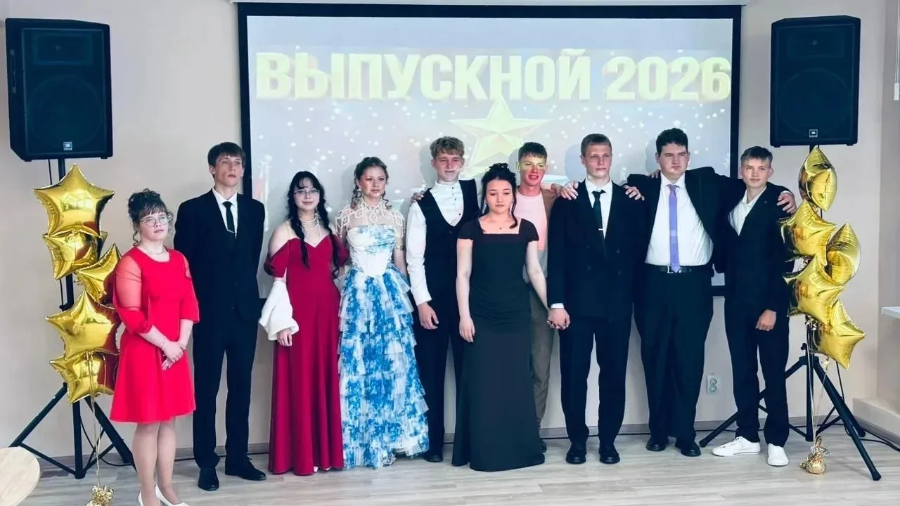 Дорогие выпускники!🎓

Вы сделали огромный шаг во взрослую жизнь. В ваших руках теперь не просто док