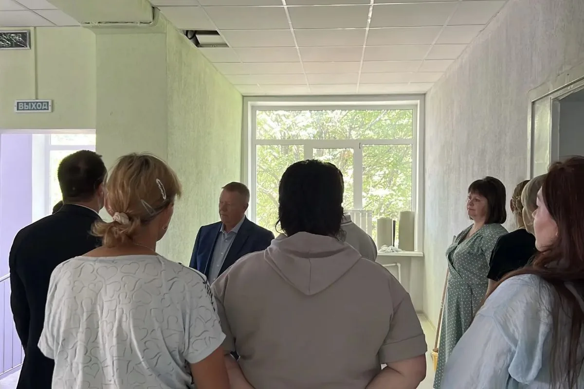 Панков с жителями контролирует капремонт школы в Гагаринском районе

В Красном Октябре Гагаринского 