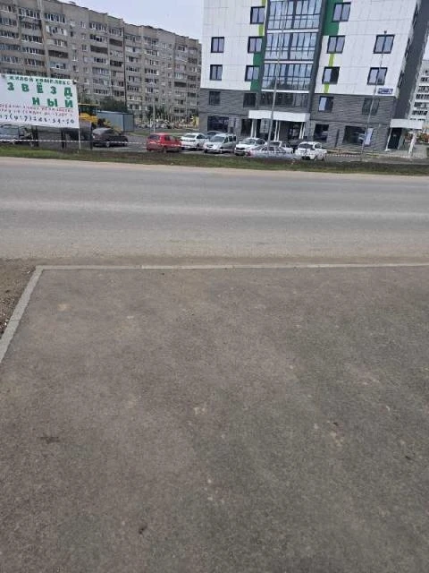 - Значительно увеличился трафик движения, по ночам гоняет молодеж, сложно выезжать со д...