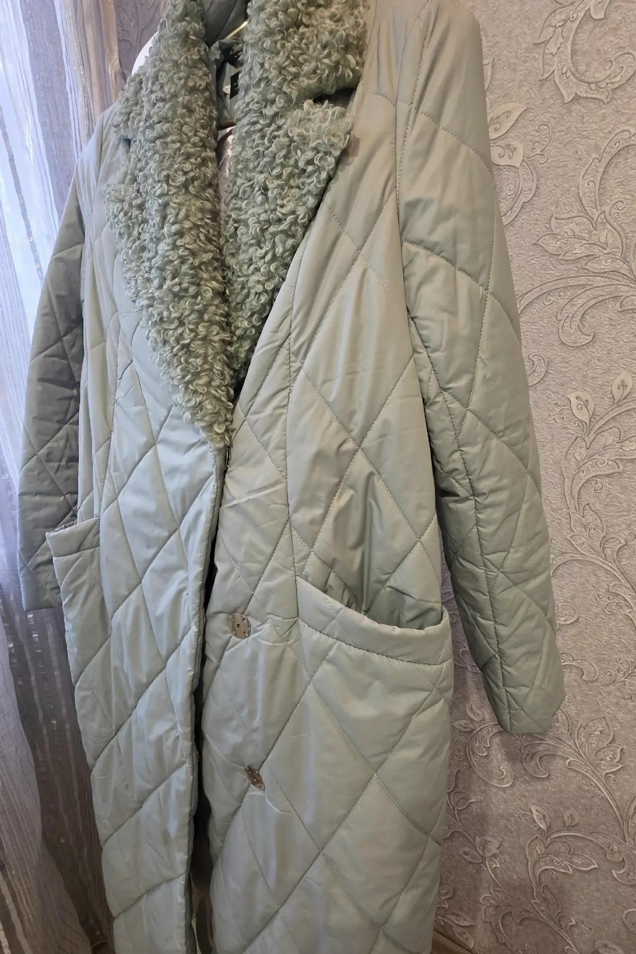 Продам демисезонное пальто