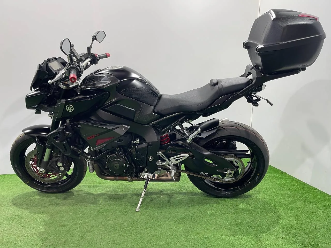 YAMAHA MT-10 в наличии во Владивостоке  Характеристики:  - 2017 год - объем 1000 см3 - Аукцион BDS -