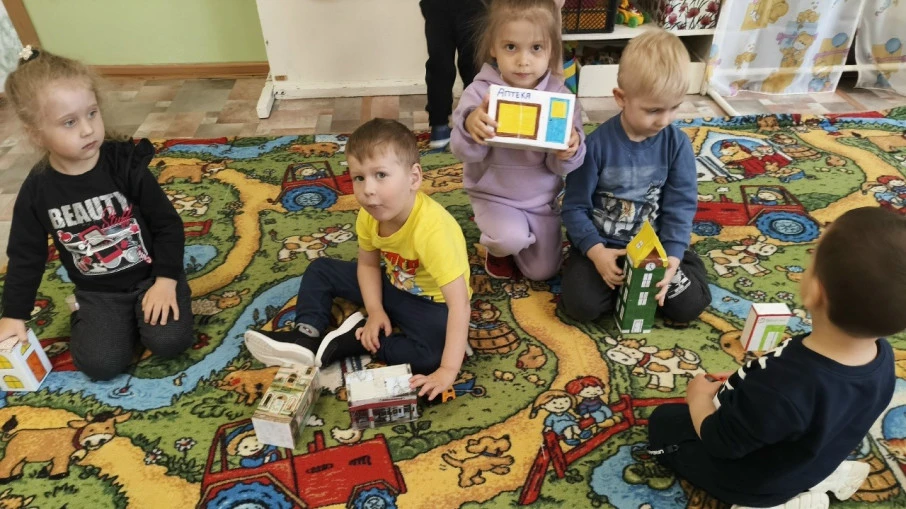В детском саду творчество — это не только способ самовыражения, но и важный инструмент развития. Одн