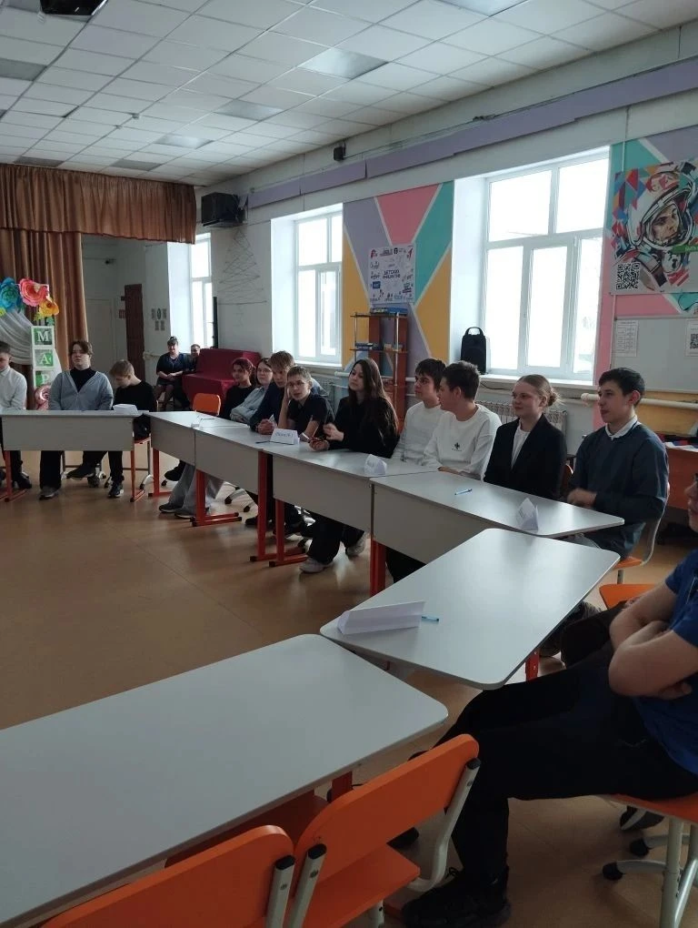 12.03.26 учащиеся 8 класса приняли участие в интеллектуальном естественно – научном квизе «Мозгобойн