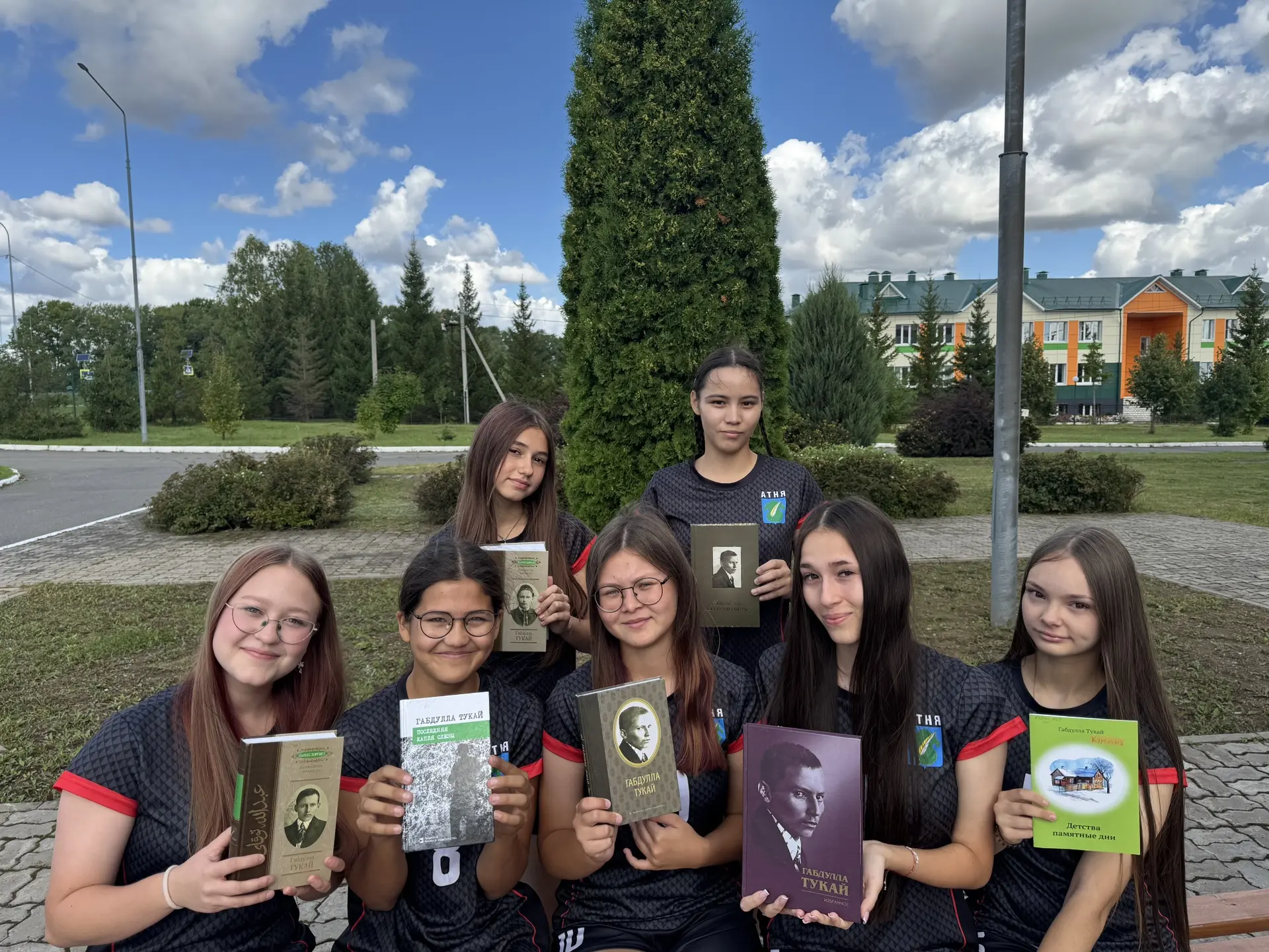 📚📕«Тукайны бергәләп укыйбыз. Читаем Тукая вместе» проекты кысаларында «Ваксынмыйм» ши...