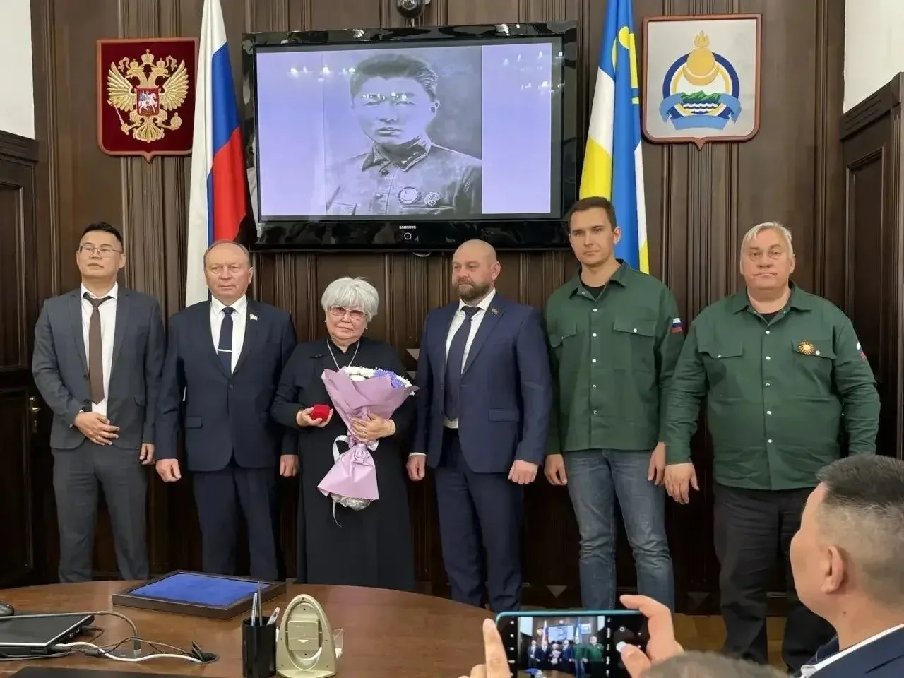 🔥В Бурятии кубанские поисковики передали семье майора Гуржапа Очирова орден Красного З...