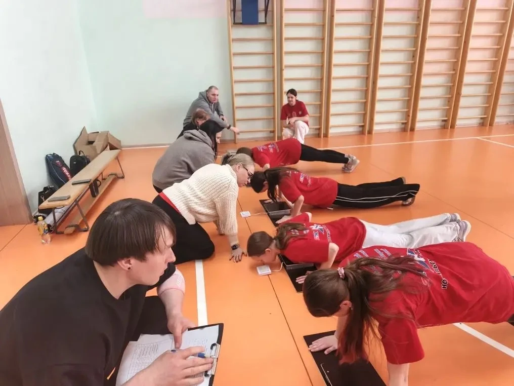 🏅 Спортивные президентские соревнования — день прошёл ярко! 🏅  Вчера команда из 6Б класса приняла уч