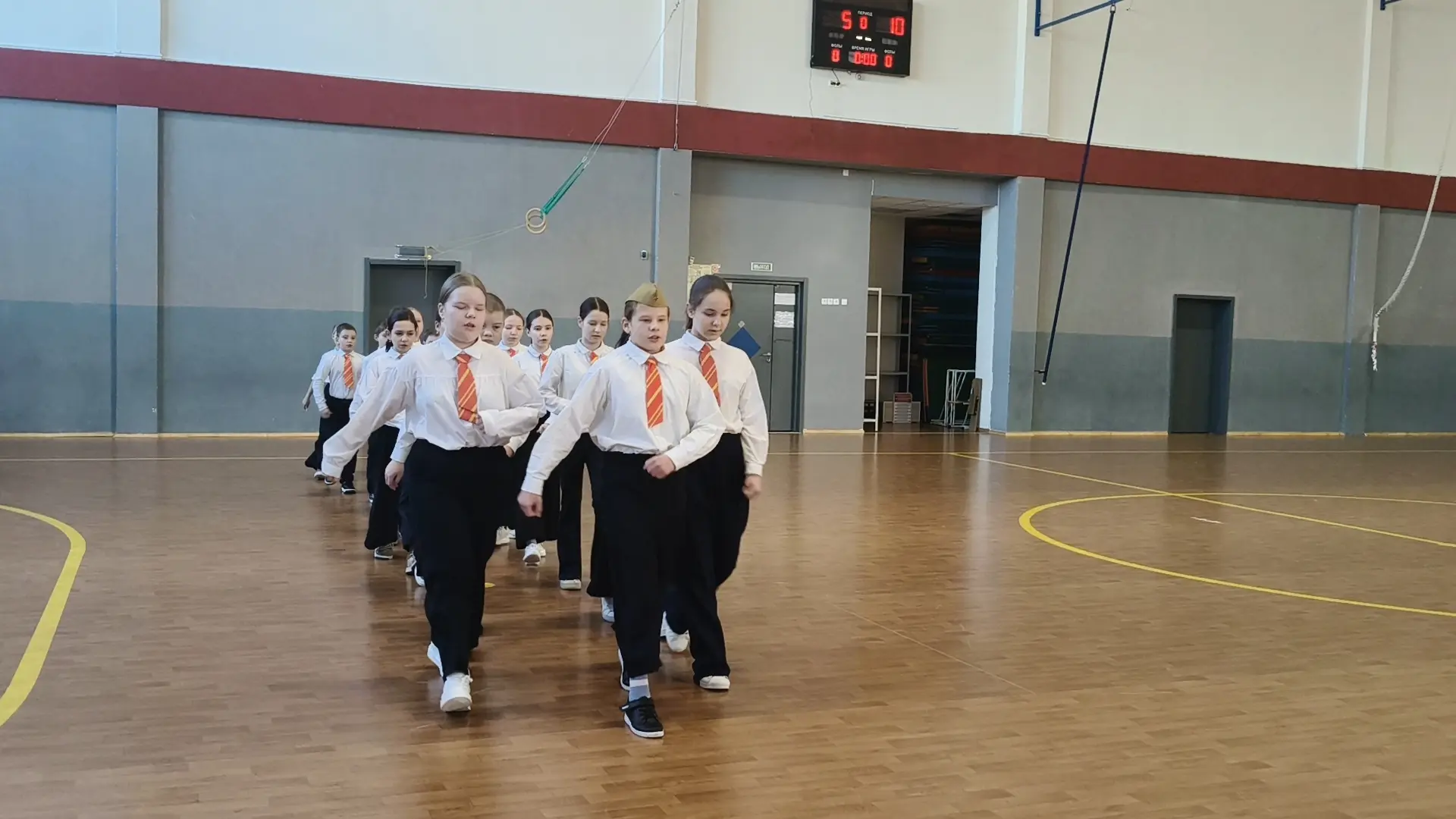 🇷🇺 СТРОЙ! ПЕСНЯ! НАСТОЯЩИЕ ЗАЩИТНИКИ! 🇷🇺   ✨Сегодня в нашей школе прошло важное и волнительное событ