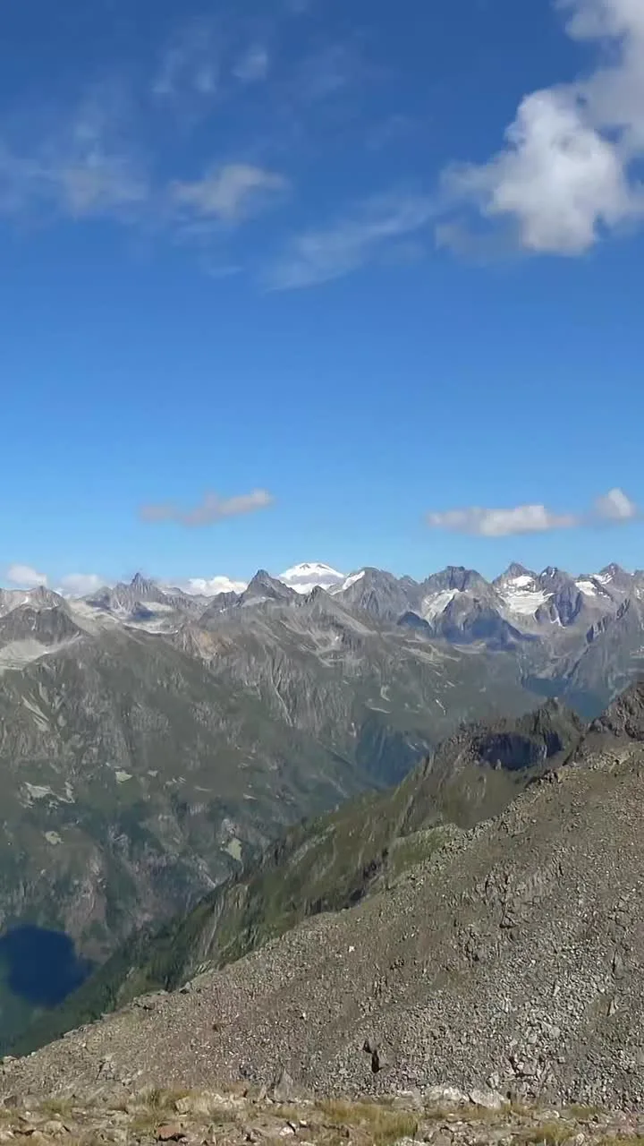 🏔️ Горы, озёра цвета бирюзы и «летающая тарелка» — едем на Домбай!