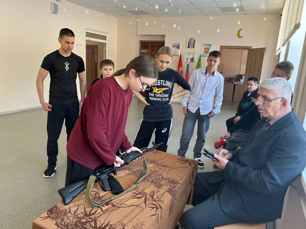 🔥 «Зарница» для среднего звена: проверка на прочность пройдена! 🚩🎖️  Следом за начальной школой в бо