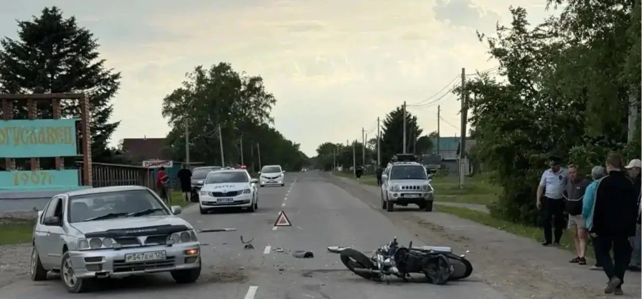 Подросток насмерть разбился на мотоцикле в Приморье 

Трагедия произошла в селе Рощино. 15-летний юн
