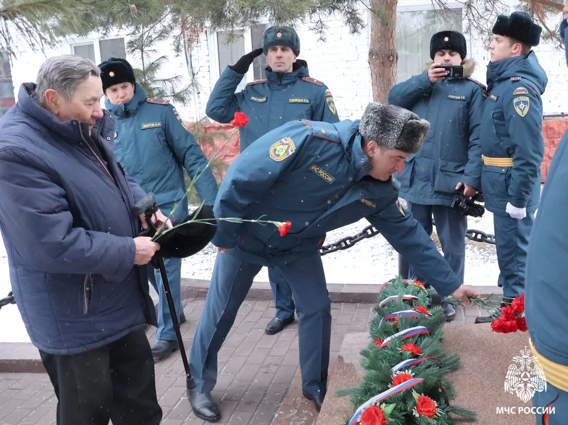 🤝Томские спасатели почтили память погибших товарищей   В последнюю пятницу апреля, начиная с 2013 го
