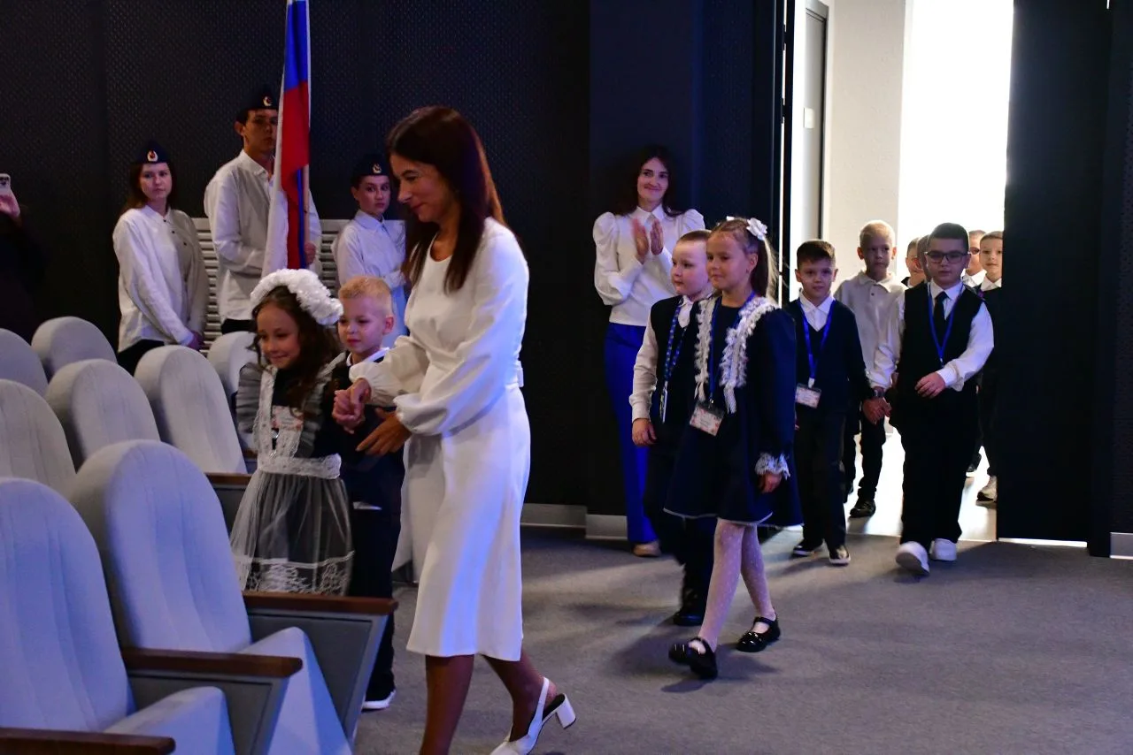 День знаний в школе № 2: порог учебного заведения перешагнули 50 первоклассников! 🤗