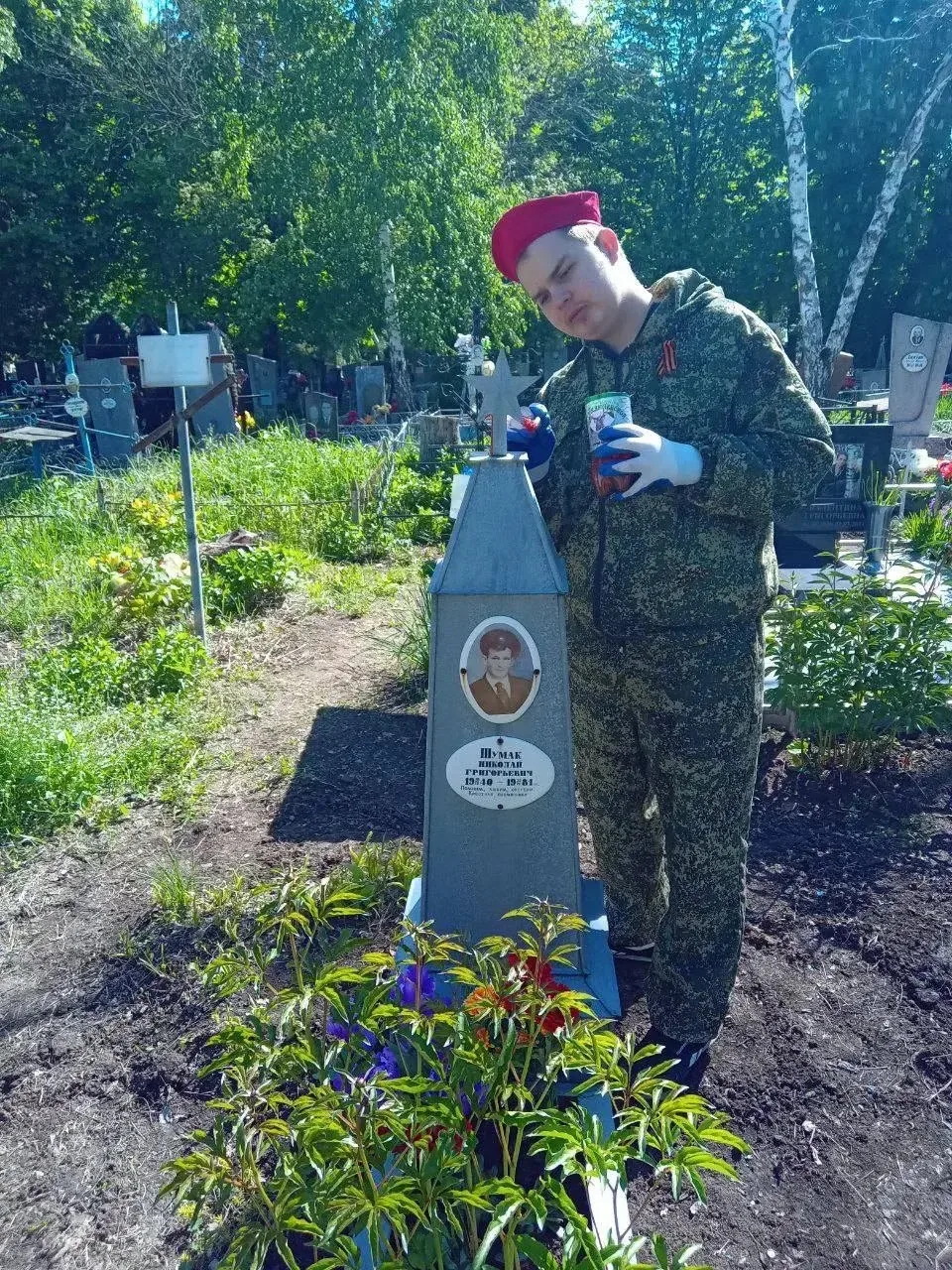 🌱 В рамках Всероссийской недели субботников «Мы за чистоту» студенты-волонтёры провели большую работ