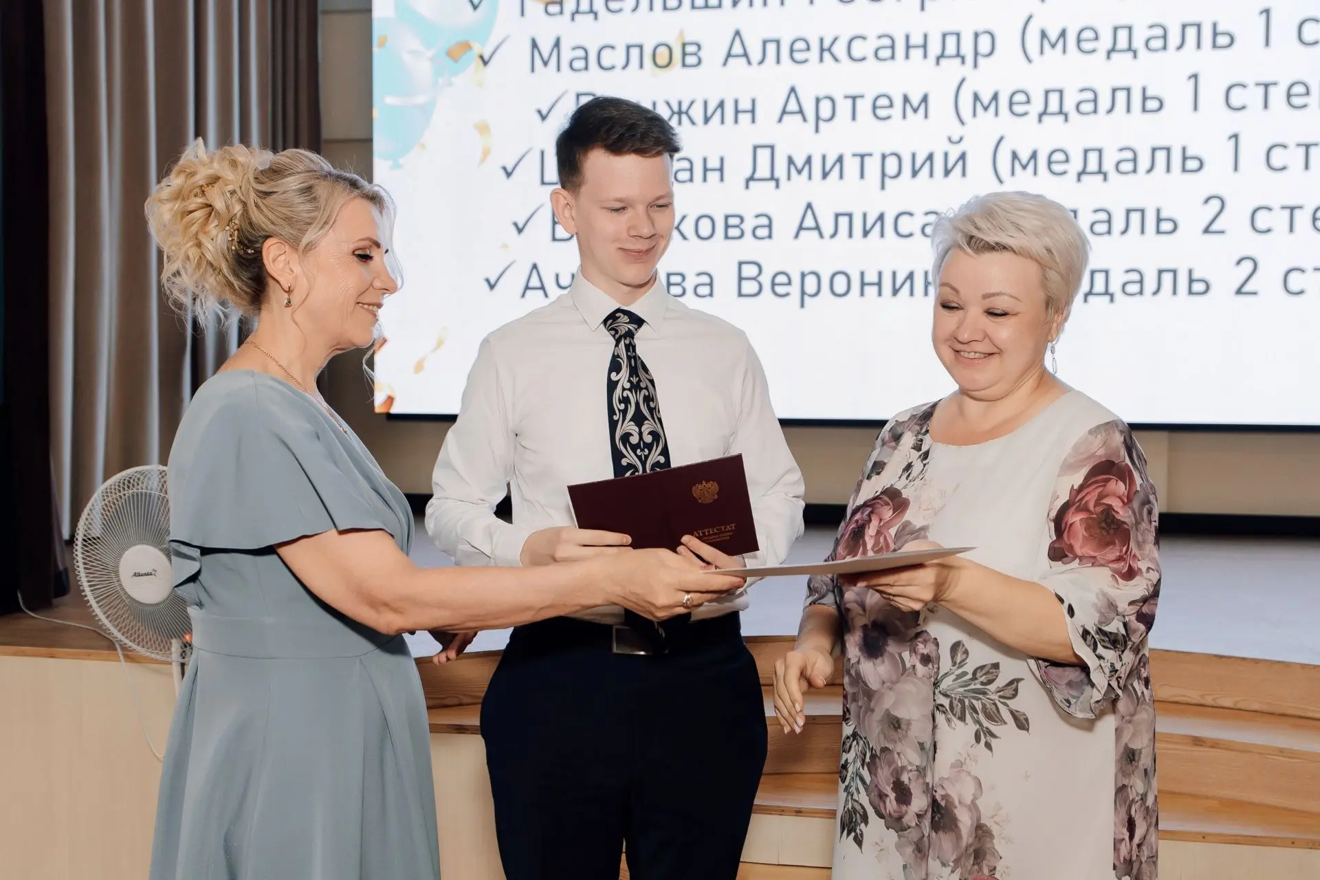 💥ПОКОРИТЕЛИ ВЕРШИН ЕГЭ ПО РУССКОМУ ЯЗЫКУ И ЛИТЕРАТУРЕ💥
Наши высокобалльники на ЕГЭ 
по русскому яз