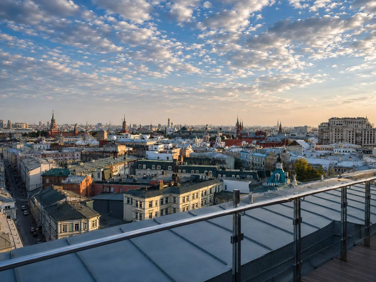 🏙️ Смотровая площадка на крыше ЦДМ — виды на Кремль, МГУ и Лубянку
