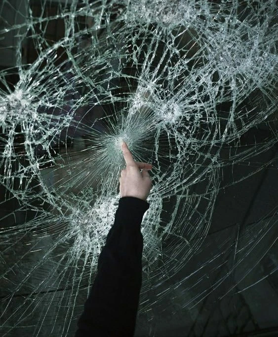 Люди сами создают себе проблемы — никто не заставляет их выбирать скучные профессии, вс...