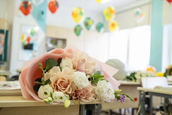 📍Родители и ученики могут вручить учителю несколько подарков, но цена каждого из них н...