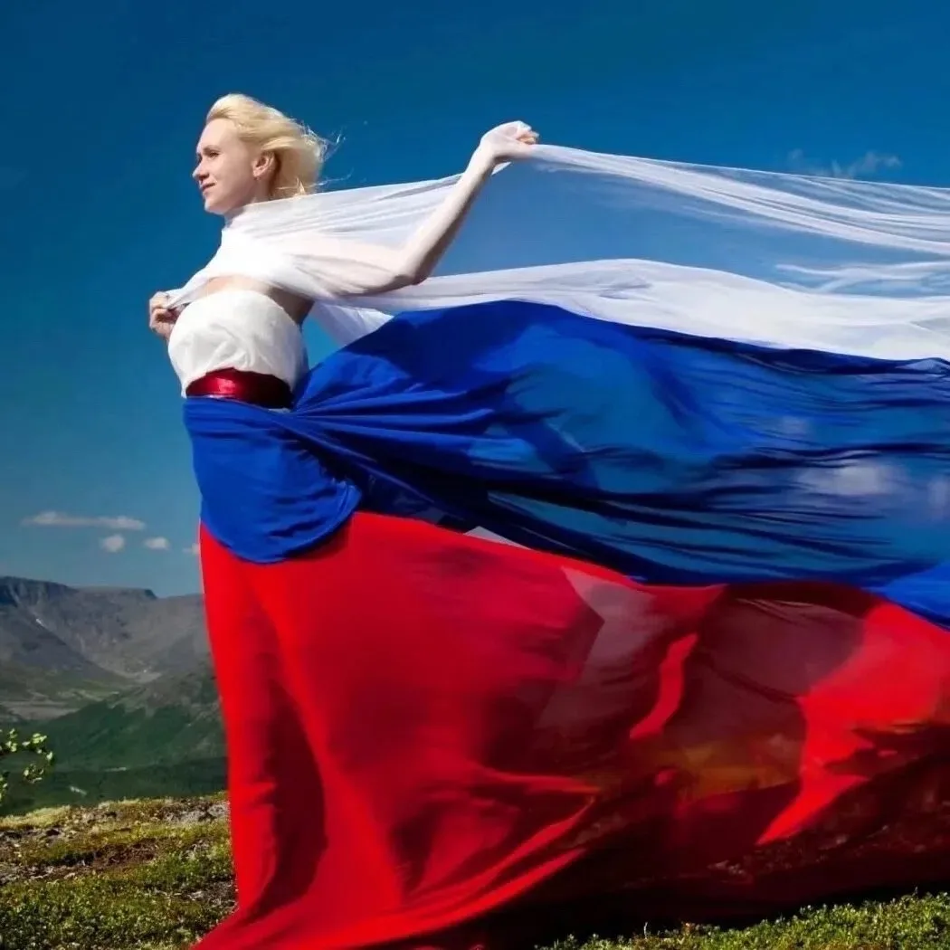 Дорогие наши клиенты! 
От всего коллектива Wellness Lab поздравляем Вас с Днём России🇷🇺

Желаем бл