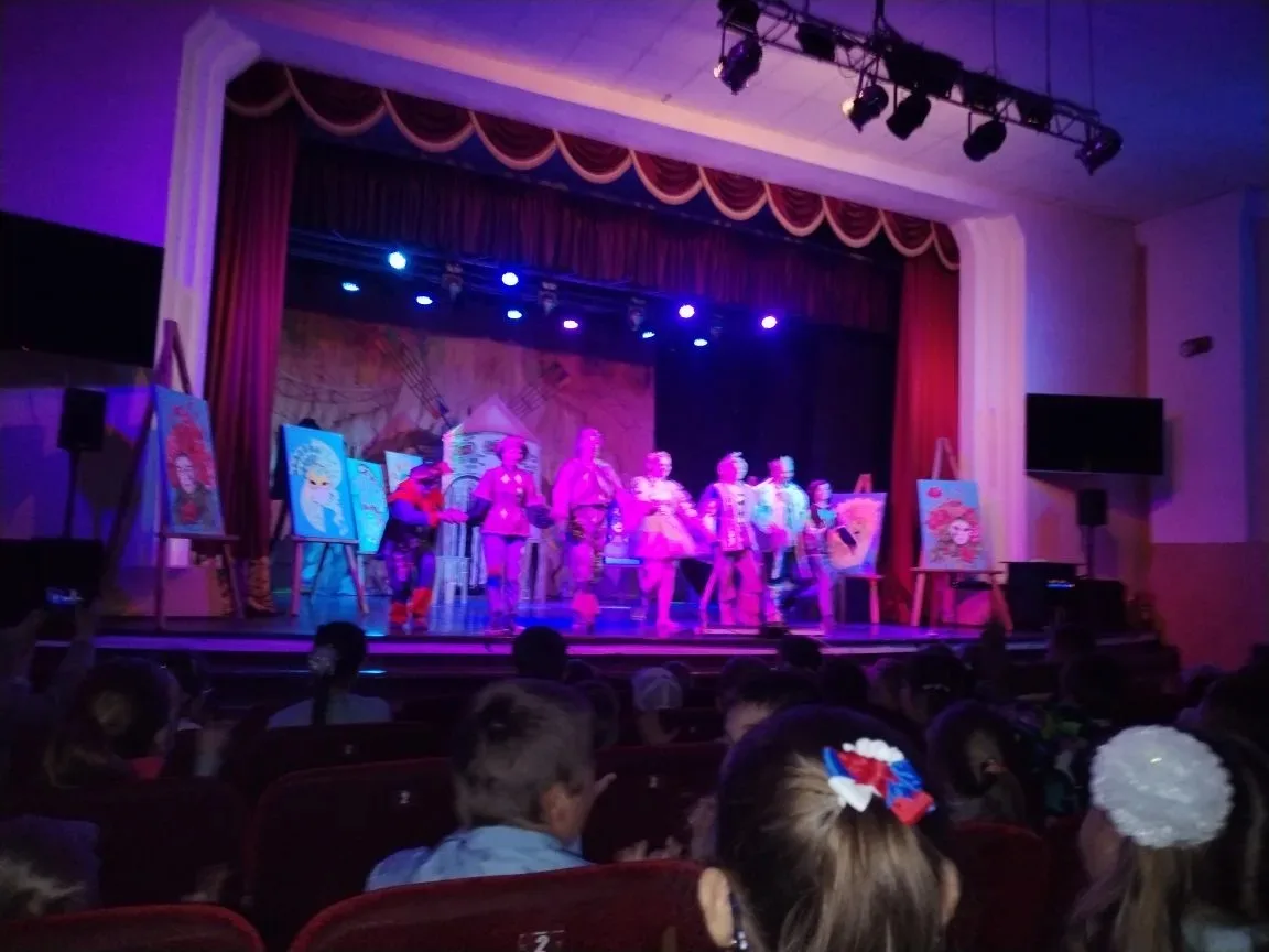 🗓Сегодня учащиеся нашей школы 🙋‍♂️🙋‍♀️ посетили Жуковский КДЦ, на сцене которого Бря...