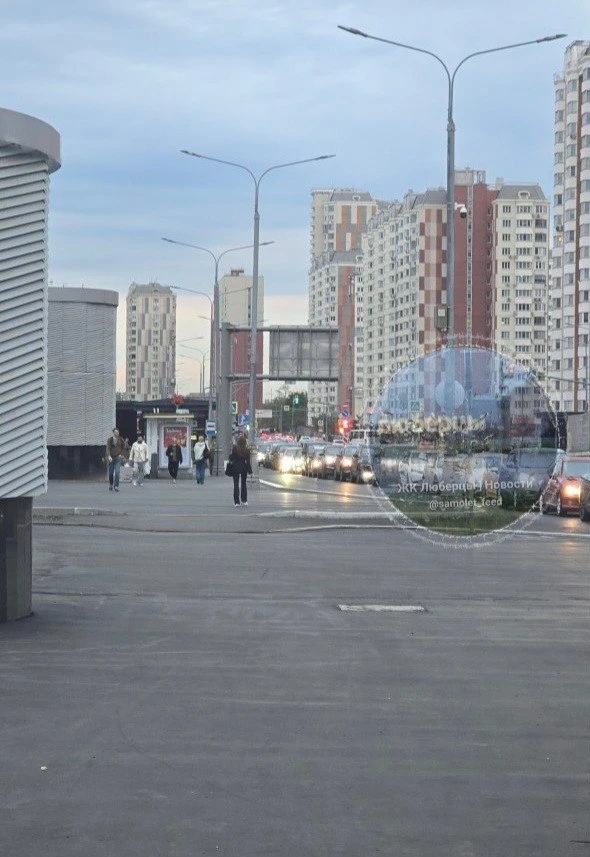 Очередь на заправку Лукойл в Некрасовке растянулась от станции метро