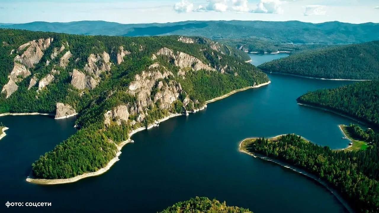 Отец с тремя дочерями бесследно исчез на Красноярском водохранилище. Сейчас семью разыс...