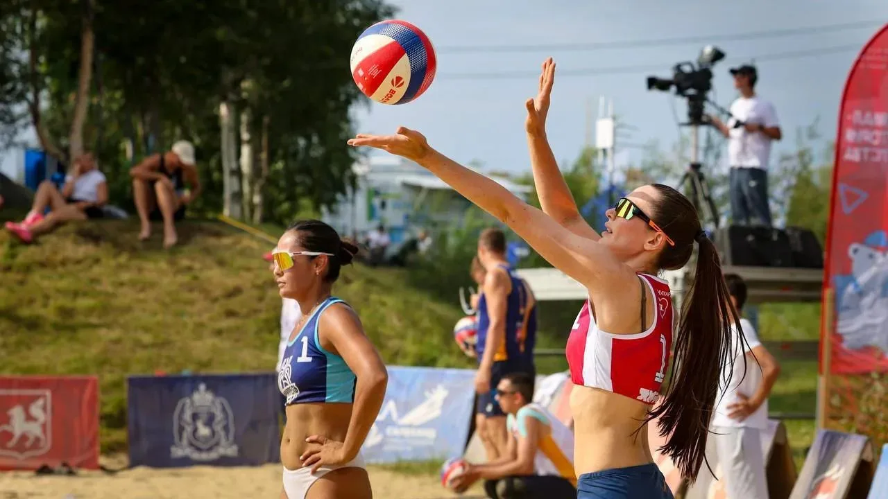 🏐 Волейболистки из Нового Уренгоя стали серебряными призерами турнира
 
В ЯНАО завершился большой в