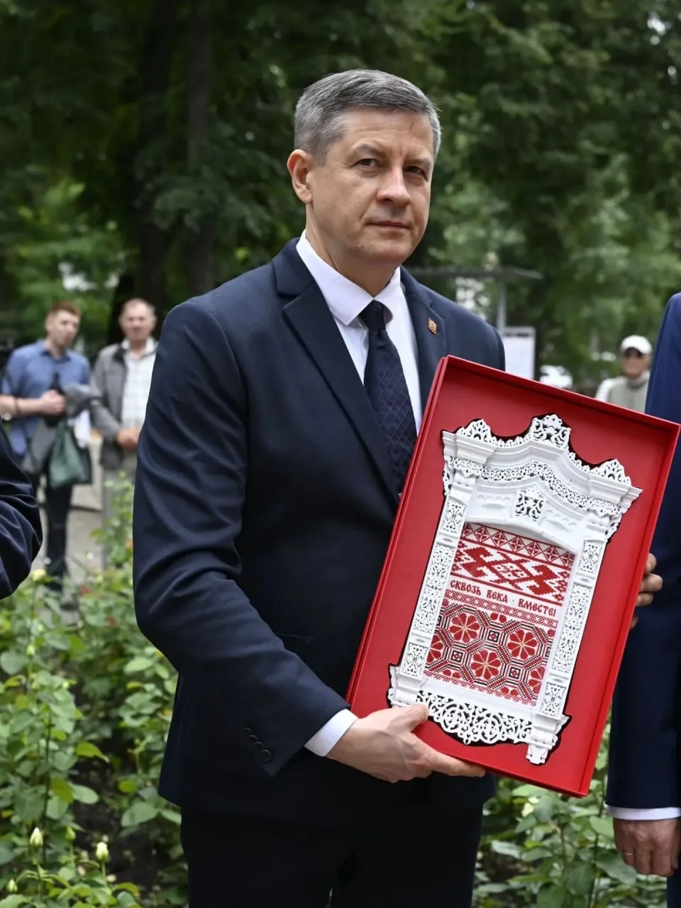 🌞 Испокон веков они хранили дом, узоры на них — символы солнца и тепла. «Родные окна. ...