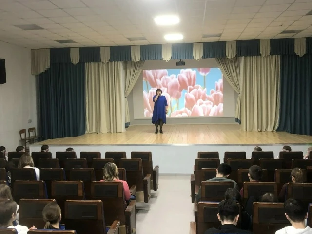 11 марта в нашей школе прошёл яркий праздничный концерт «Весны очарование». С творческой программой 