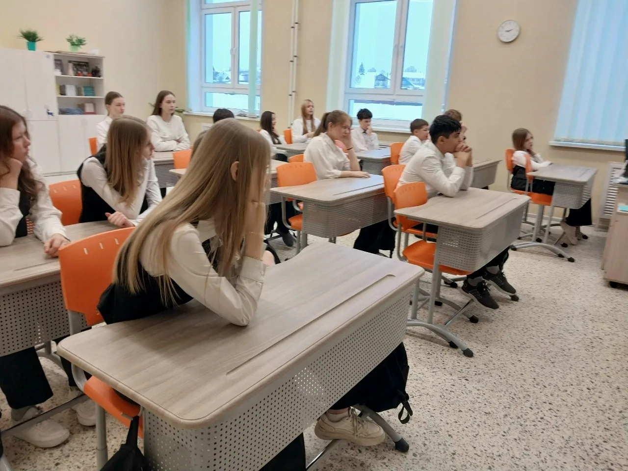 ⭐ Сотрудники Центральной библиотеки им. В. В. Юхнина провели для учащихся 7 «в» класса МБОУ «СОШ» с.