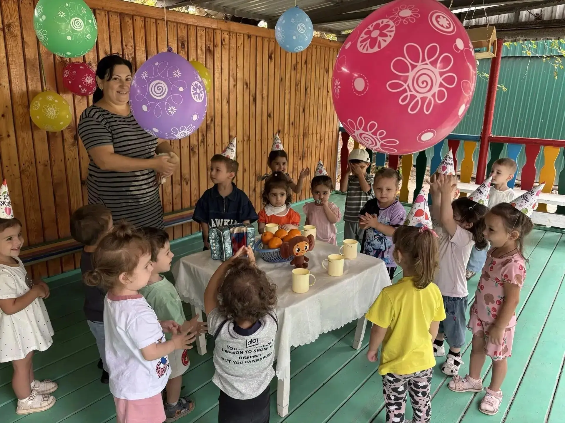 День рождения Чебурашки!🎁🎊Воспитанники младших групп  отметили День рождения Чебурашк...
