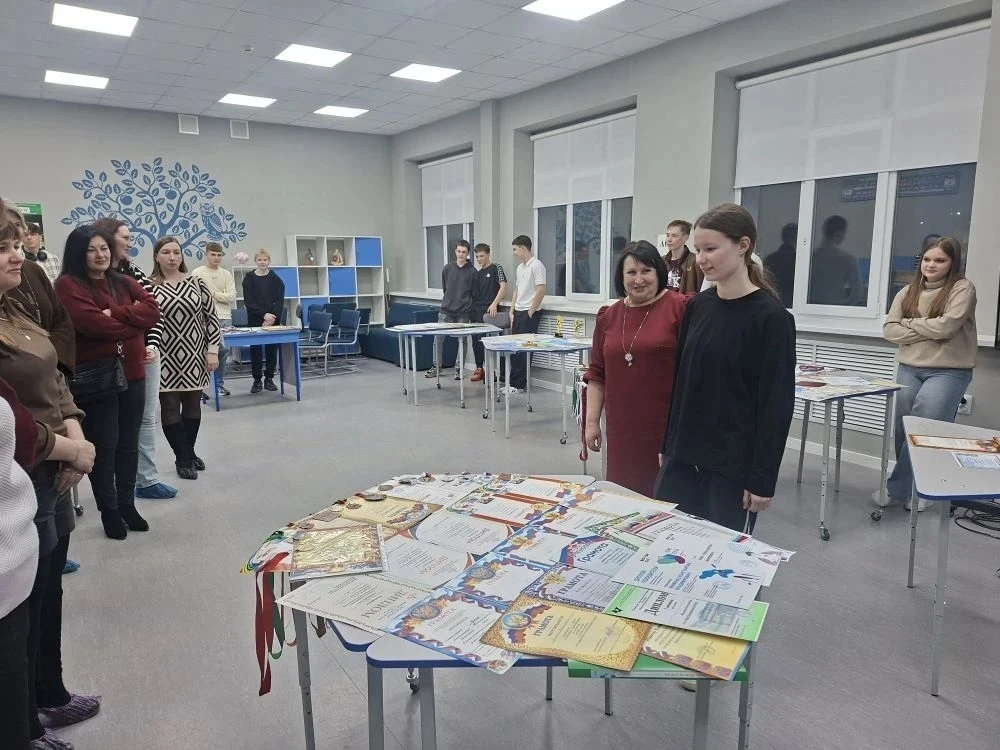В 10 «А» классе прошла «Выставка достижений».🥇 В рамках празднования Дня науки, хотим поделиться с в