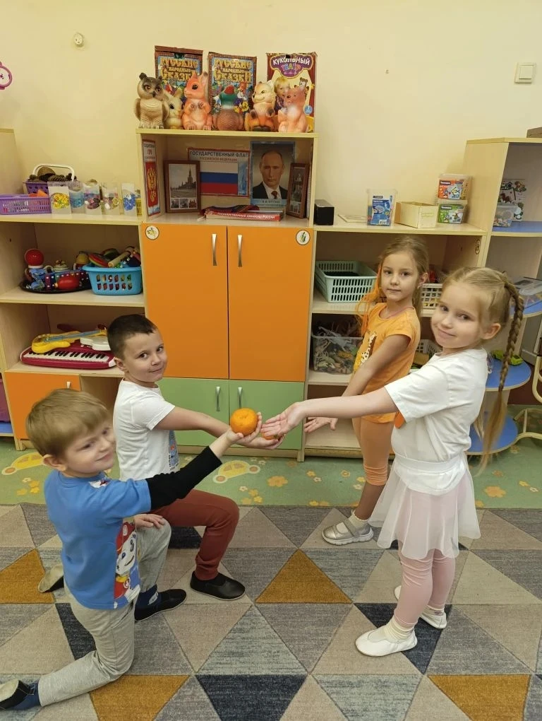 🎉 Вспомним немного событий декабря 🍊

В декабре в группе прошел веселый праздник — «Мандариновое н