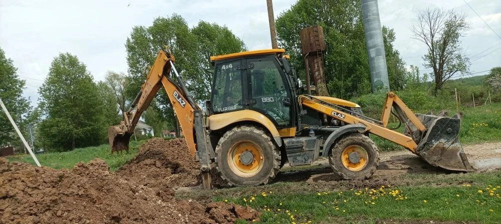 Ремонтные работы на центральных водопроводных сетях в н. п. Лобжа.