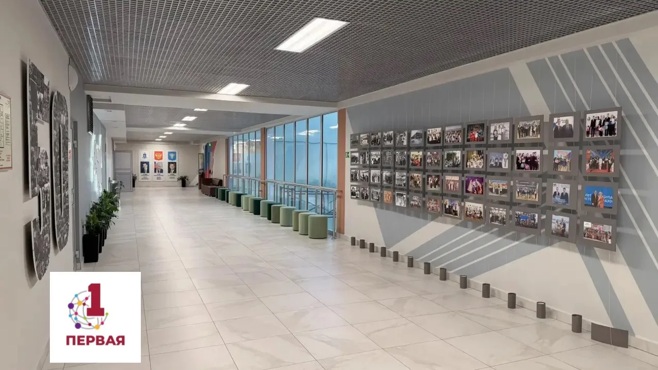 📸 Вчера в нашей школе открылась уникальная фотовыставка, посвященная 50-летнему юбилею!